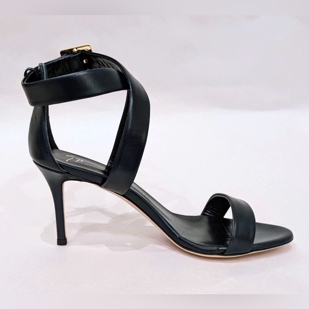 New in Box Giuseppe Zanotti Strappy Heels Size 6 Deep Navy - Picture 3 of 11